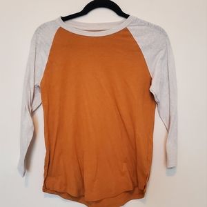 ‼️LAST CALL‼️ Old Navy, cream and mustard yellow baseball tee, small